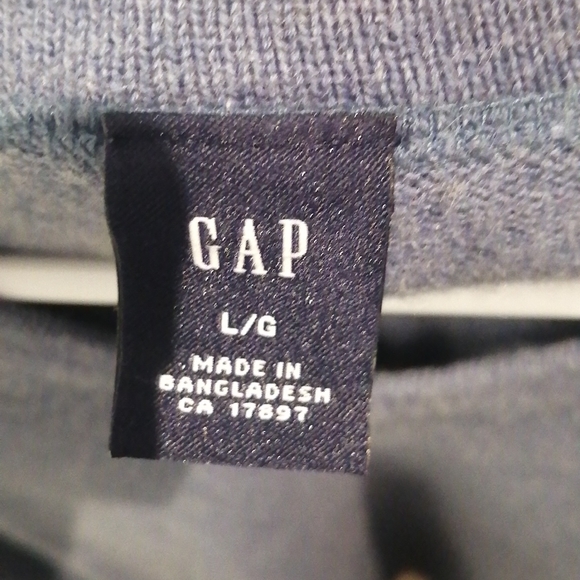 4/$35-Gap Men's L Sweater - Picture 3 of 3